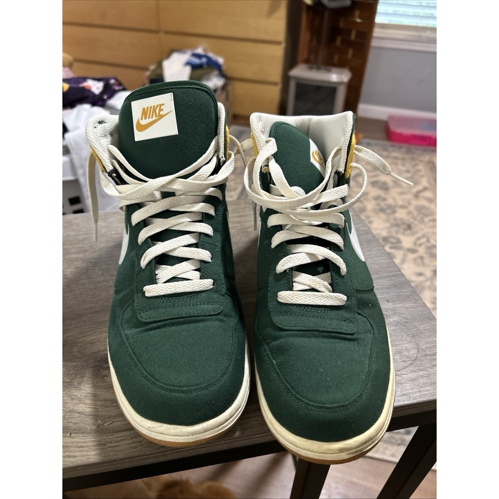 RARE Nike Big Nike High Lux Top Green Maize Athletic A's Size 9 2016